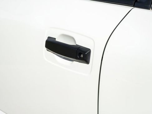 Used 2021 Nissan Titan S RWD image 39