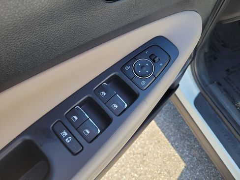 Used 2020 Hyundai Santa Fe SEL FWD image 22