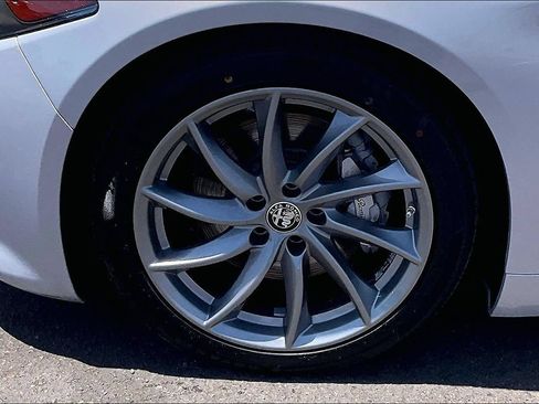 Used 2022 Alfa Romeo Giulia Ti w/ Active Assist Plus Package RWD image 8