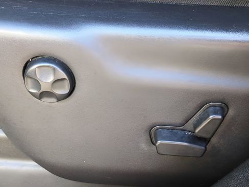 Used 2018 Jeep Grand Cherokee Laredo image 19