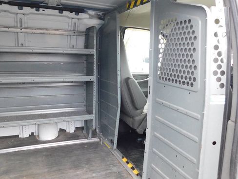 Used 2013 GMC Savana 2500 w/ Power Package image 25