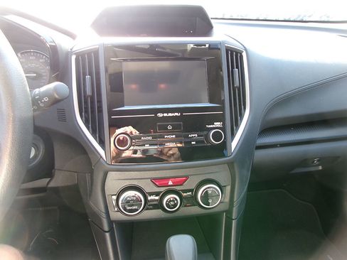 Used 2021 Subaru Crosstrek 2.0i image 13