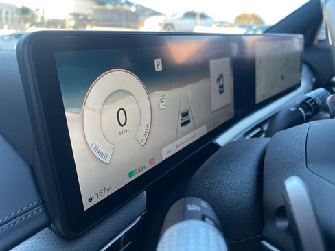 Used 2023 Genesis GV60 Advanced image 14