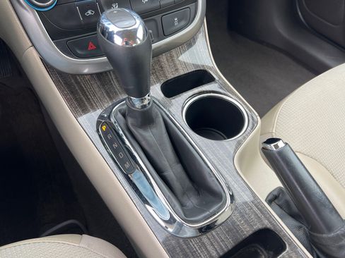 Used 2016 Chevrolet Malibu LT image 14