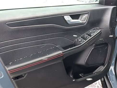 Certified 2023 Ford Escape ST-Line w/ Tech Pack #1 image 9