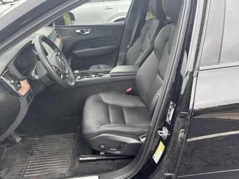 Used 2024 Volvo XC60 B5 Plus w/ Protection Package Premier AWD/4WD image 9
