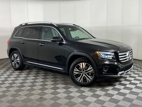New 2025 Mercedes-Benz GLB 250 4MATIC image 6