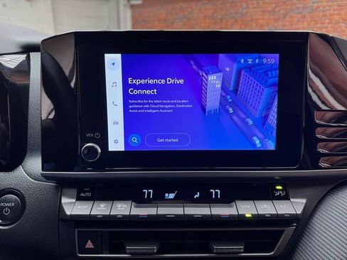 Used 2025 Toyota Camry SE image 20