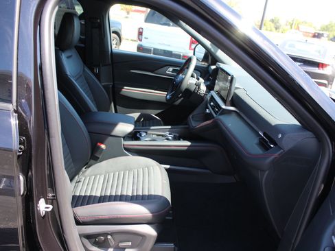 New 2025 Ford Explorer ST-Line image 12