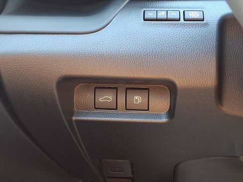 Used 2023 Toyota Crown XLE image 19