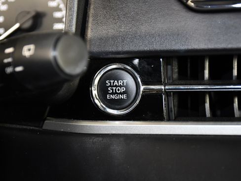 Used 2024 Mitsubishi Outlander SE AWD/4WD image 24