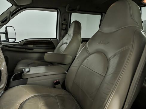 Used 2000 Ford F350 Lariat image 19