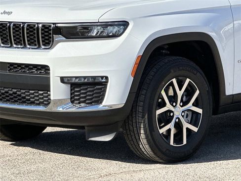 New 2025 Jeep Grand Cherokee L Limited image 7