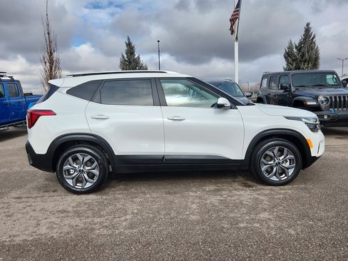 Used 2024 Kia Seltos S image 2