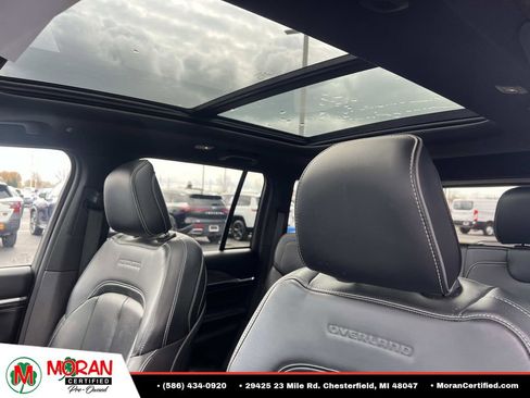 Used 2023 Jeep Grand Cherokee Overland AWD/4WD image 18