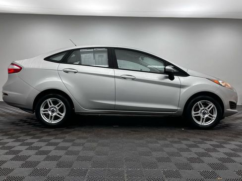 Used 2019 Ford Fiesta SE image 6