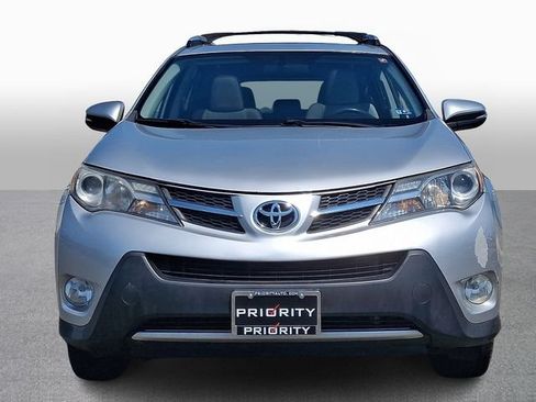 Used 2015 Toyota RAV4 XLE AWD/4WD image 2