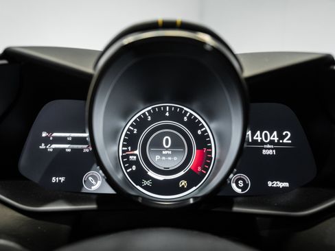 Used 2019 Aston Martin V8 Vantage Coupe image 5