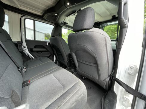 Certified 2025 Jeep Wrangler Unlimited Sahara AWD/4WD image 43