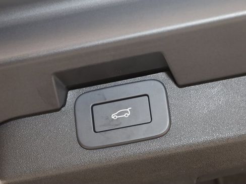 Used 2023 Land Rover Discovery S R-Dynamic image 58