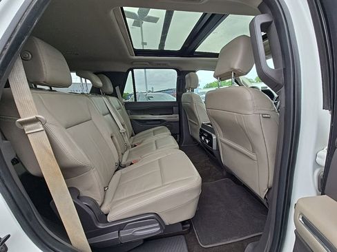 Used 2020 Ford Expedition XLT w/ Equipment Group 202A AWD/4WD image 46