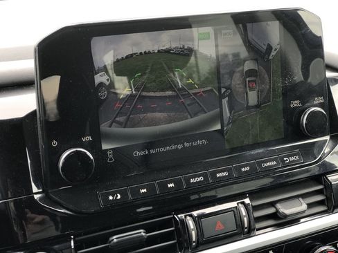 Used 2024 Nissan Pathfinder SL w/ SL Premium Package image 27