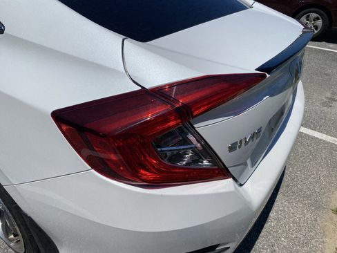 Used 2019 Honda Civic Sport image 11