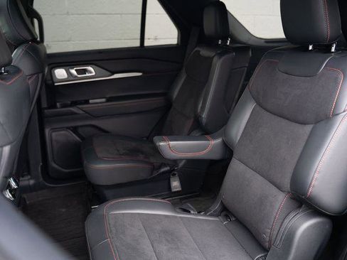 Used 2025 Ford Explorer ST AWD/4WD image 18