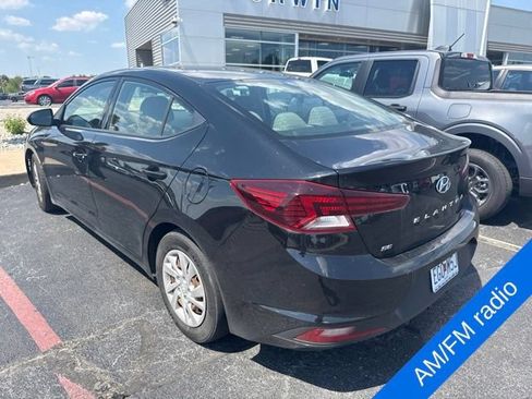 Used 2019 Hyundai Elantra SE FWD image 3