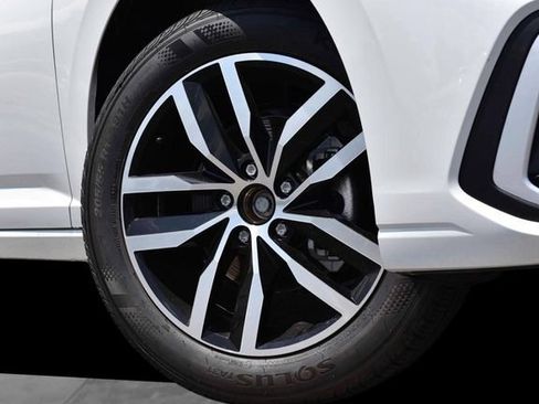 New 2026 Volkswagen Jetta SE FWD image 3