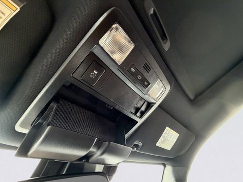 Used 2018 Toyota Tacoma Limited image 33