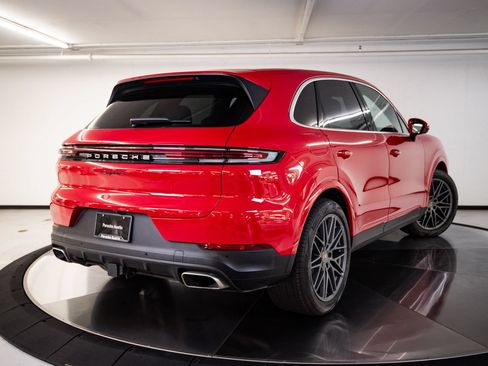 Certified 2026 Porsche Cayenne AWD/4WD image 7