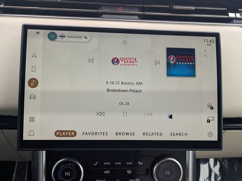 Used 2023 Land Rover Range Rover SE image 12