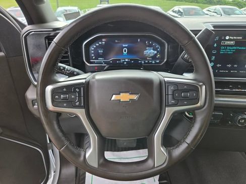 Used 2025 Chevrolet Silverado 1500 LT AWD/4WD image 32