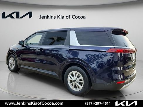 Used 2024 Kia Carnival LX FWD image 8