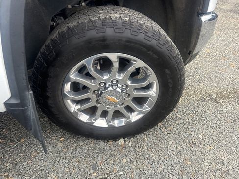 Used 2024 Chevrolet Silverado 2500 LTZ w/ LTZ Convenience Package image 30