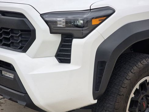 Used 2024 Toyota Tacoma TRD Off-Road AWD/4WD image 6