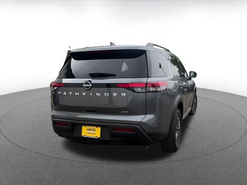 Used 2025 Nissan Pathfinder SV image 14