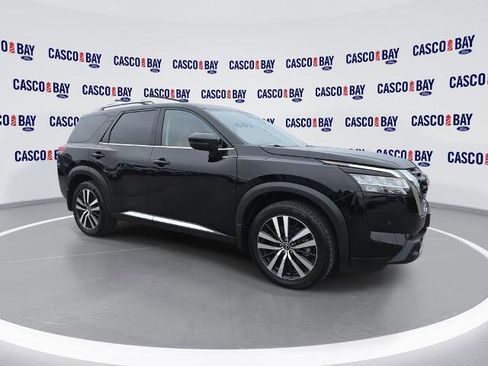 Used 2024 Nissan Pathfinder Platinum w/ Cargo Package image 1
