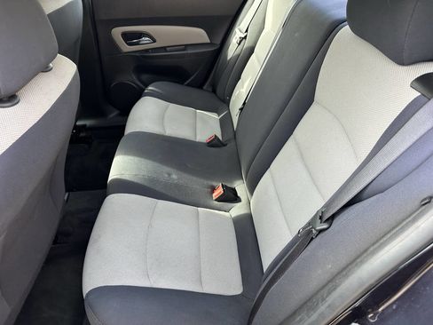 Used 2015 Chevrolet Cruze LS image 10