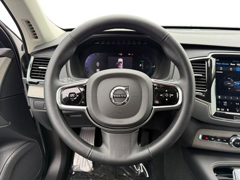 Used 2025 Volvo XC90 T8 Ultra w/ Protection Package Premier AWD/4WD image 12