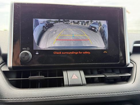 Used 2023 Toyota RAV4 LE AWD/4WD image 21
