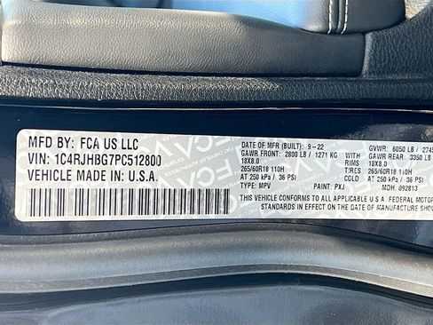 Used 2023 Jeep Grand Cherokee Limited image 29