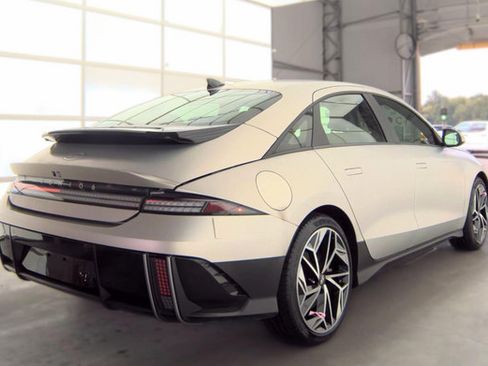 Used 2023 Hyundai Ioniq 6 SEL AWD/4WD image 3