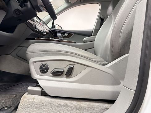 Used 2019 Audi Q7 3.0T Prestige image 21