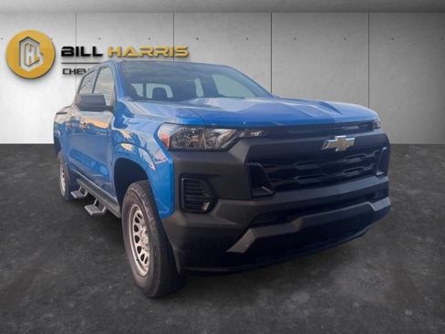 Used 2023 Chevrolet Colorado W/T AWD/4WD image 3