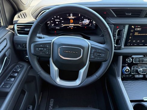Used 2024 GMC Yukon Denali AWD/4WD image 14