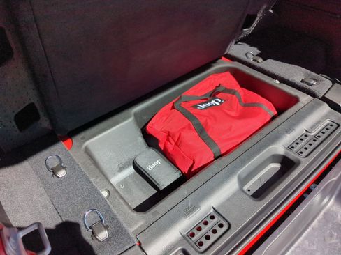 Used 2026 Jeep Wrangler Sport S image 19