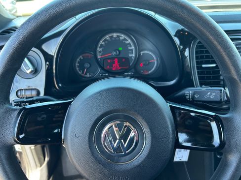 Used 2017 Volkswagen Beetle 1.8T S FWD image 9