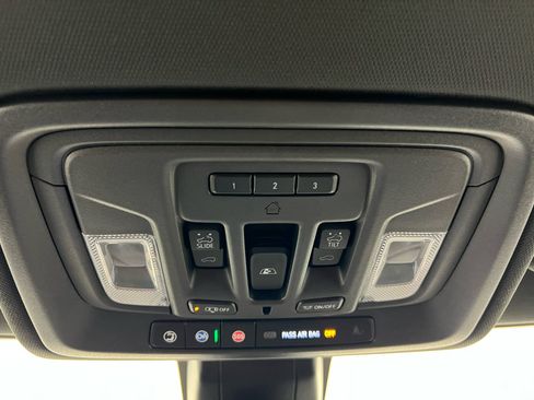 Used 2020 Chevrolet Silverado 1500 High Country image 31